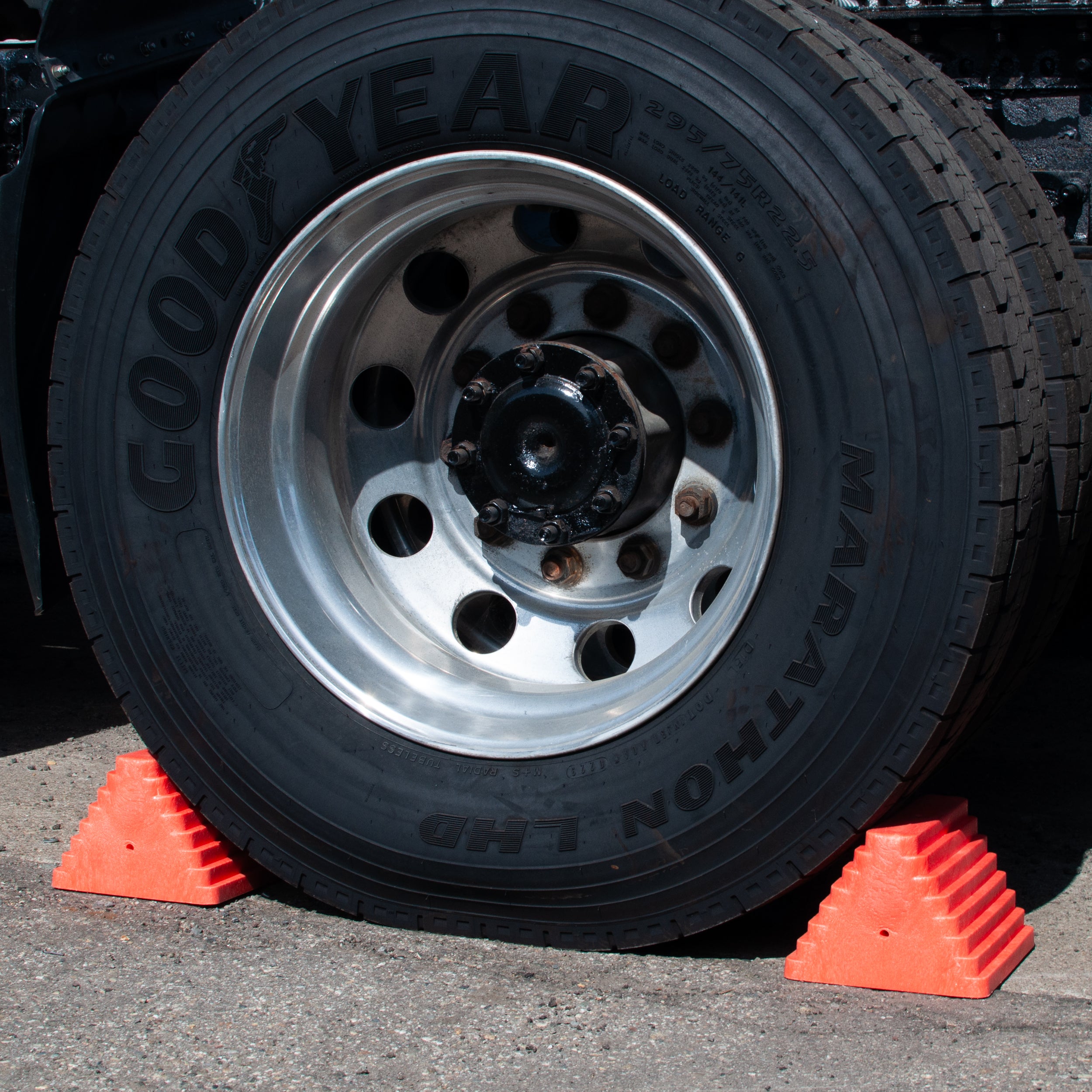 Mobile Chocks Heavy Duty Wheel Chocks for Semi-Trucks | Set of 2 – US Decals